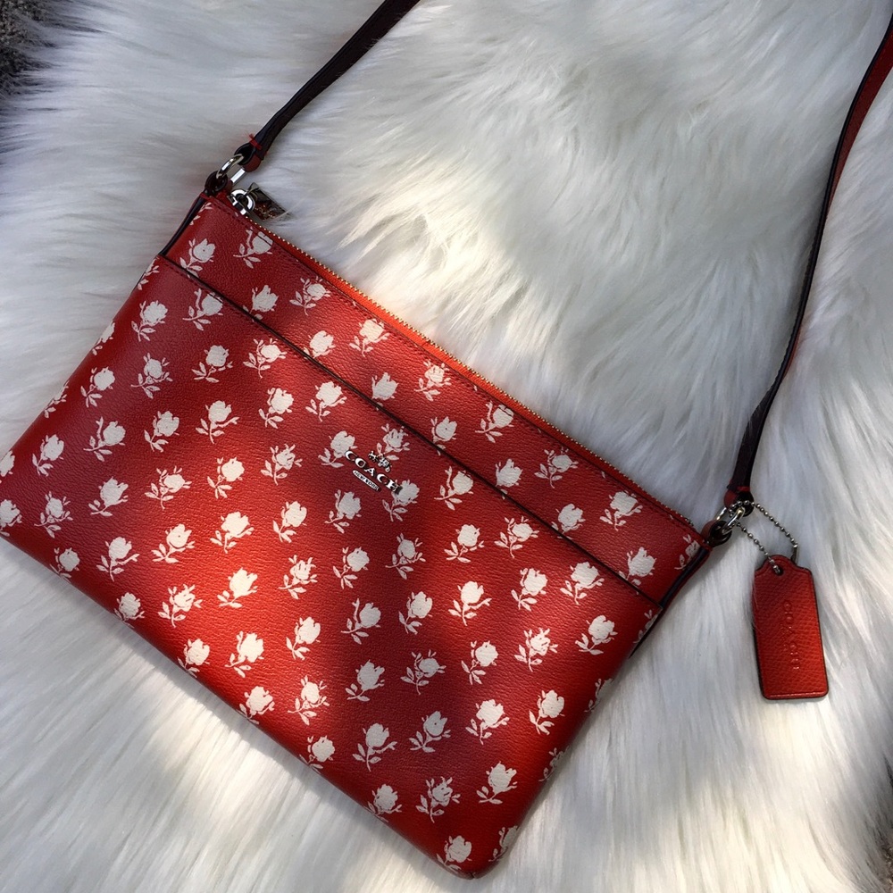 🌹COACH Red and White Badlands Floral Purse